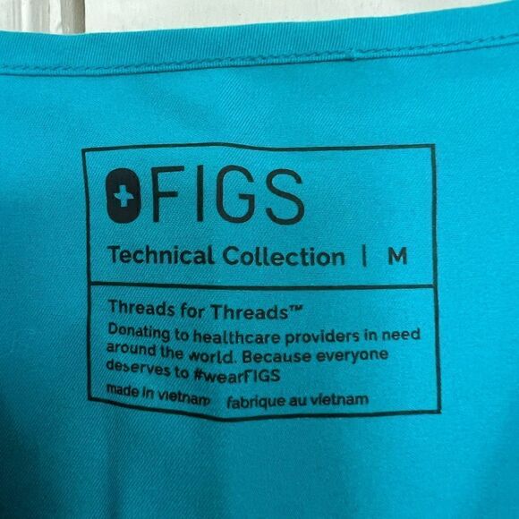 Figs Blue Casma Three-Pocket Scrub Top Size Medium - Picture 8 of 10